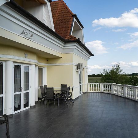 Elite Boutique Villa Oerkeny Orkeny Exterior foto
